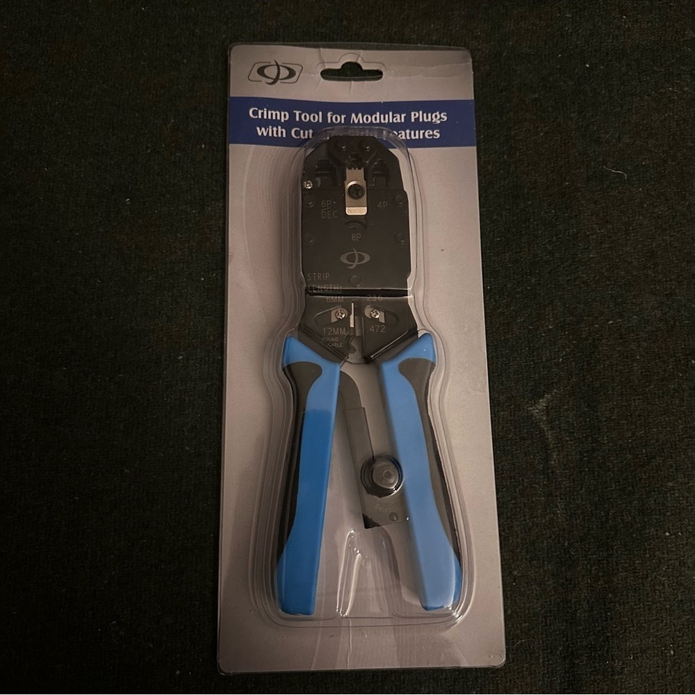 Crimp tool | for modular plugs with cut and strip features